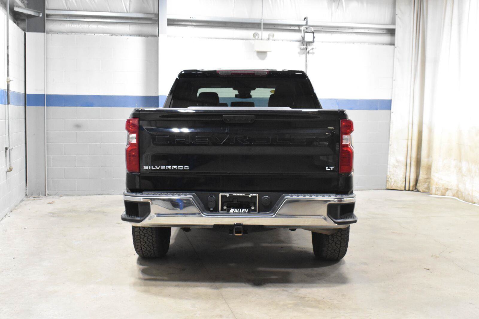 Used 2024 Chevrolet Silverado 1500 LT AWD/4WD image 22