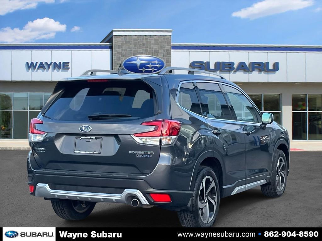 Used 2022 Subaru Forester Touring image 4