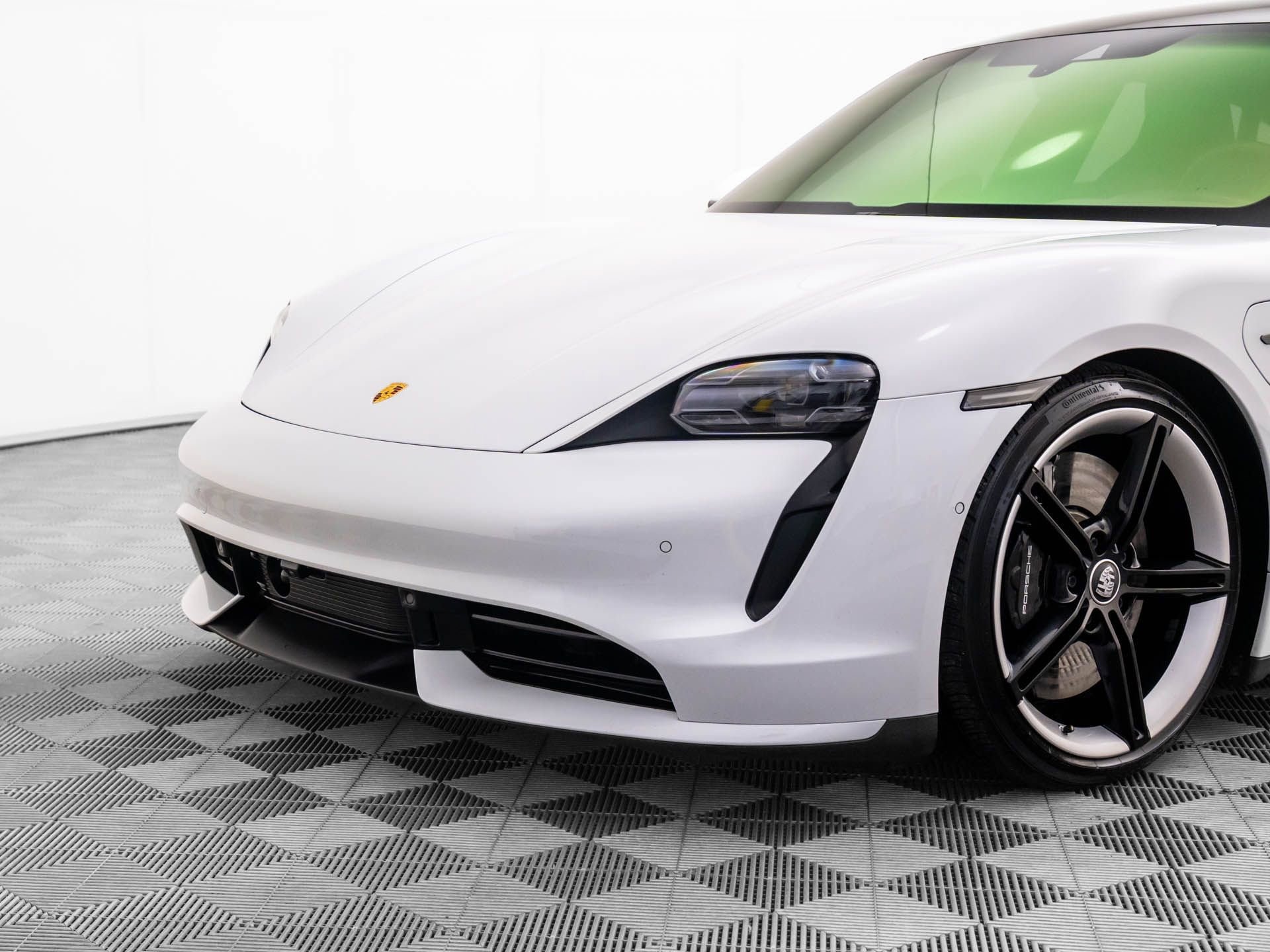 Certified 2020 Porsche Taycan Turbo image 38