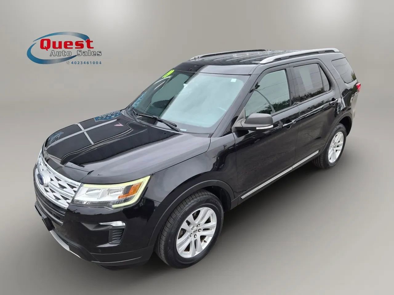Used 2019 Ford Explorer XLT w/ Equipment Group 202A AWD/4WD image 2