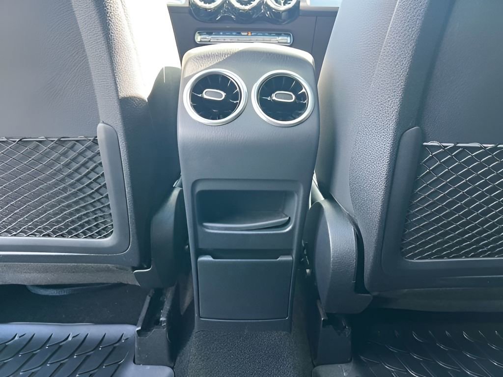 Used 2022 Mercedes-Benz GLB 250 4MATIC w/ Premium Package Lite image 19