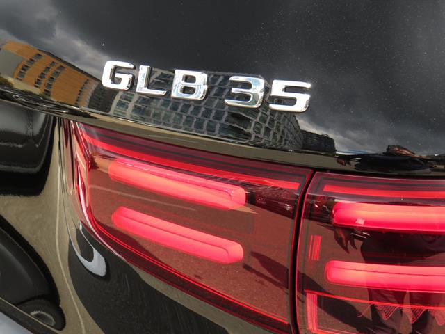 Used 2025 Mercedes-Benz GLB 35 AMG 4MATIC image 32