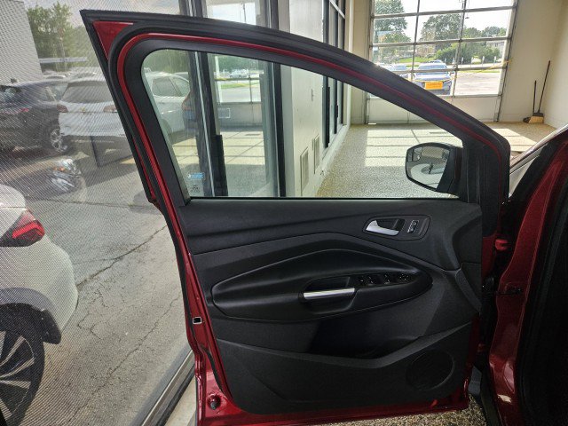 Used 2014 Ford Escape SE w/ Equipment Group 201A AWD/4WD image 18