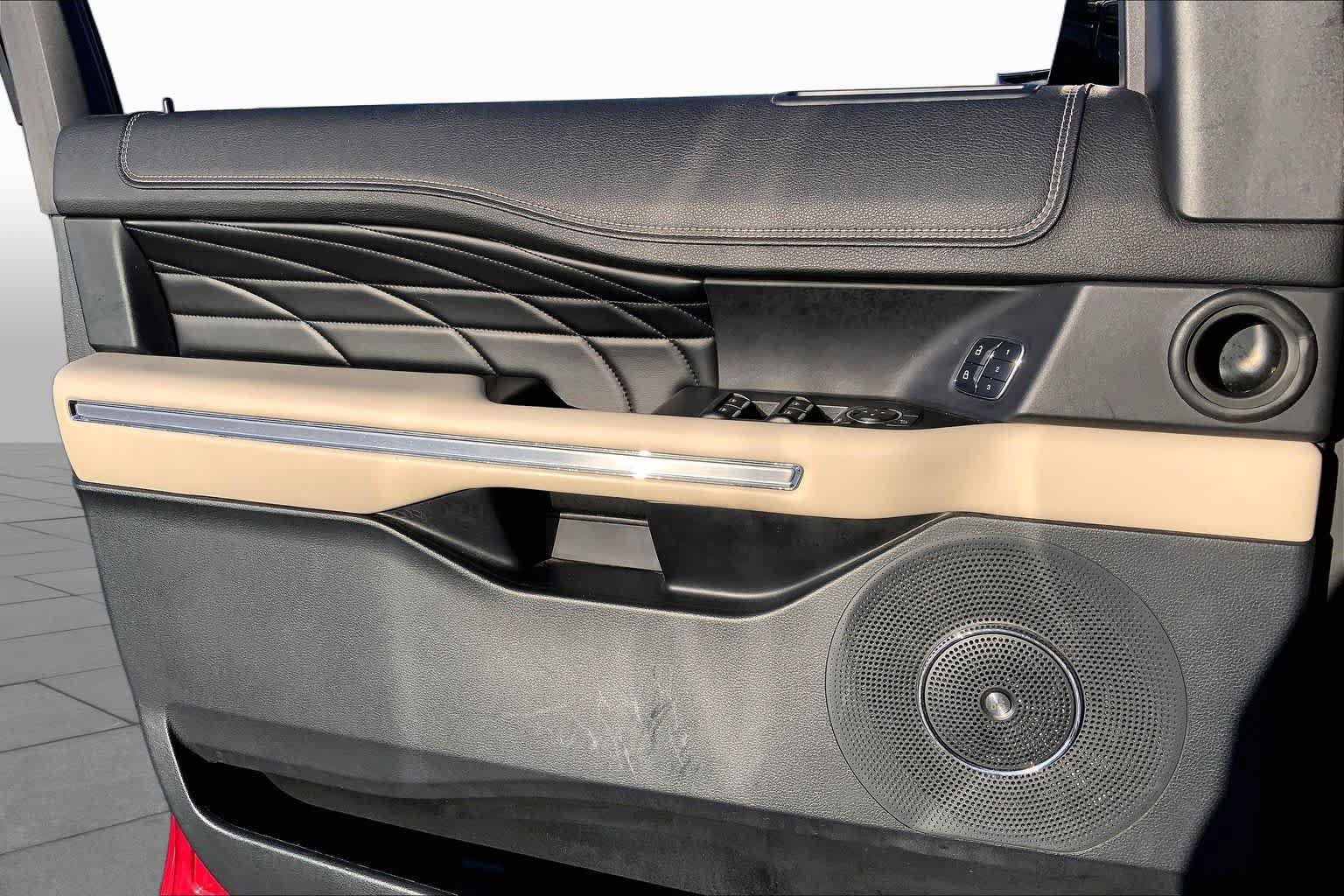 Used 2018 Ford Expedition Platinum RWD image 22