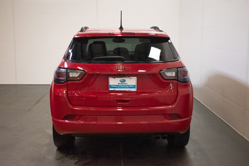 Used 2022 Jeep Compass Limited w/ (RED) Package AWD/4WD image 5