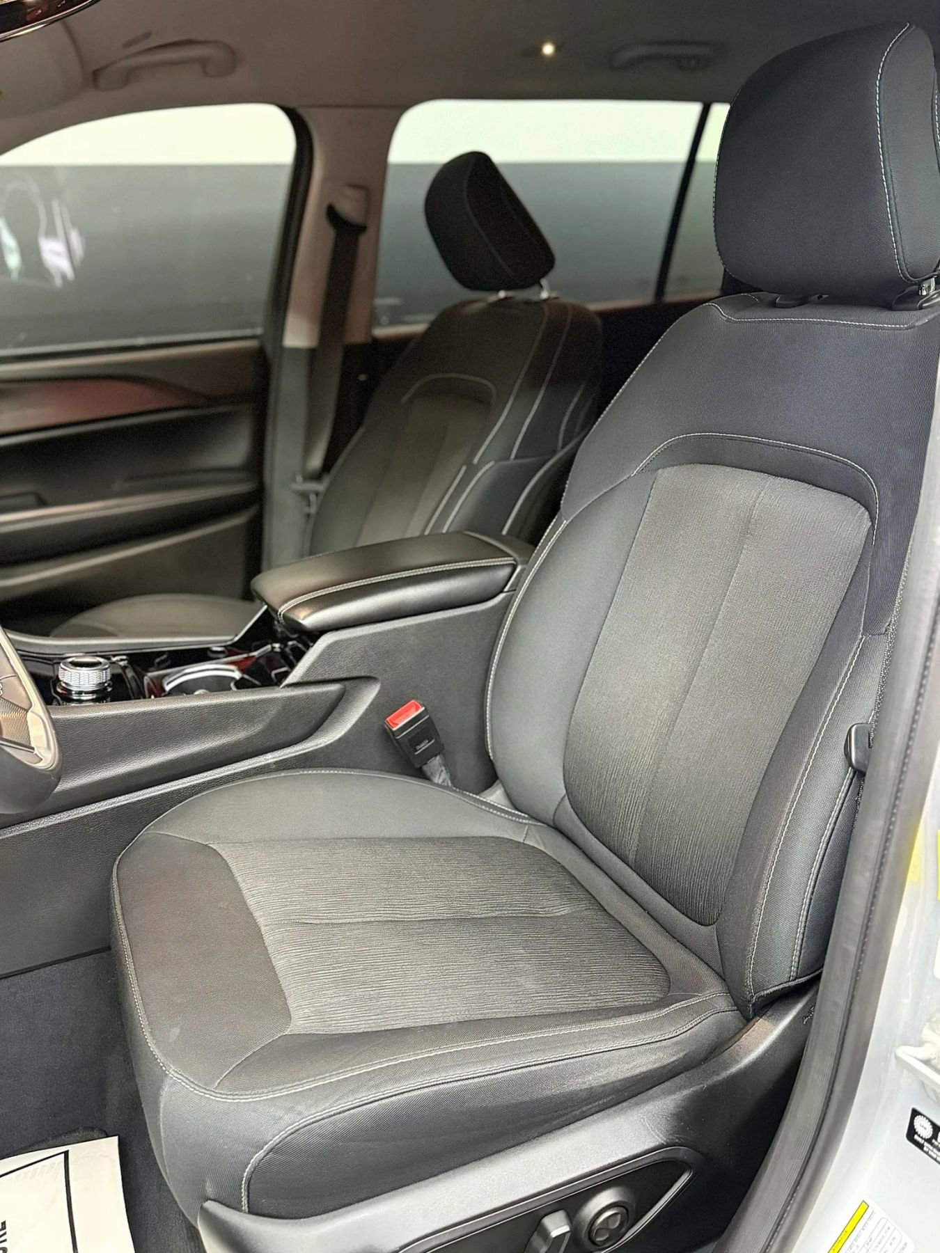 Used 2023 Jeep Grand Cherokee L Laredo w/ Luxury Tech Group I RWD image 8