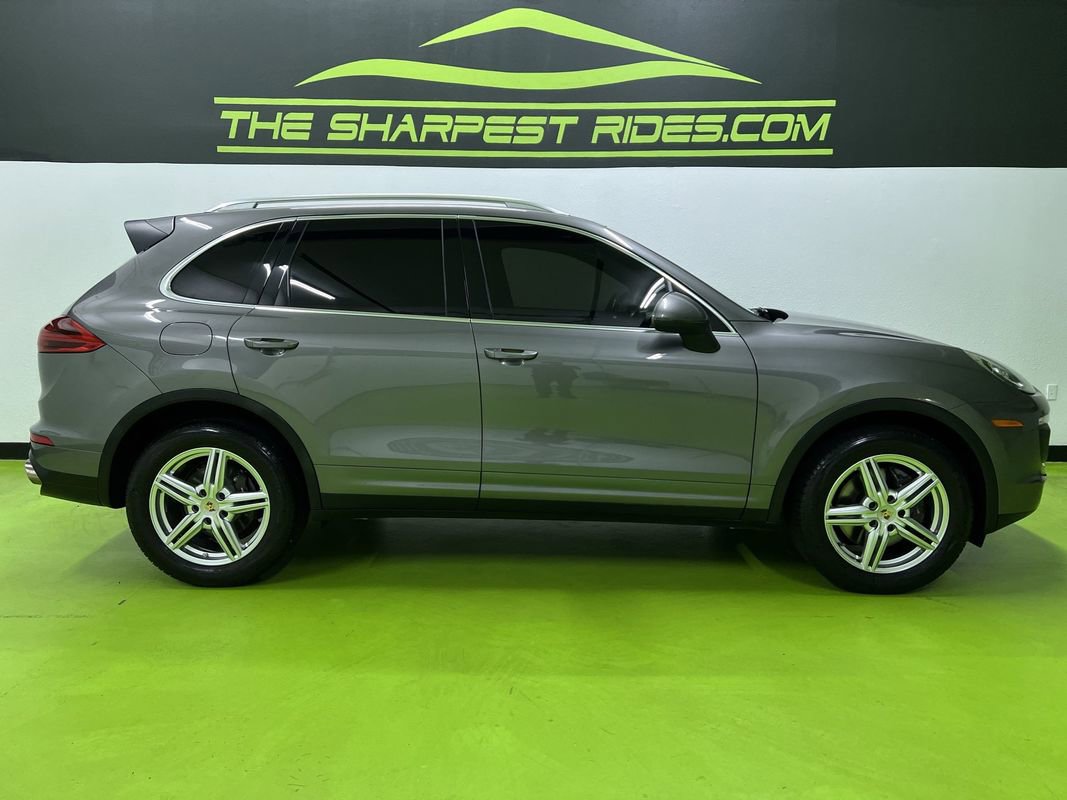 Used 2016 Porsche Cayenne AWD/4WD image 11