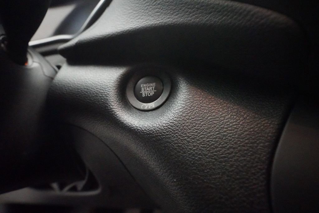 Used 2019 Jeep Cherokee Limited image 30