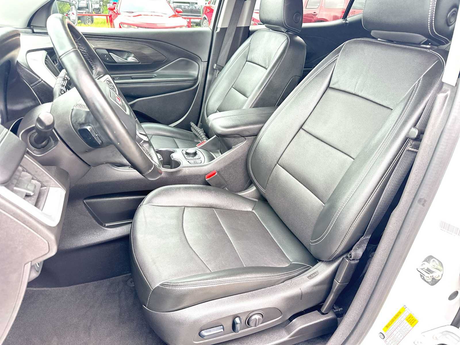 Used 2024 GMC Terrain SLT AWD/4WD image 17