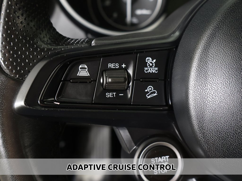 Used 2022 Alfa Romeo Stelvio Ti image 5