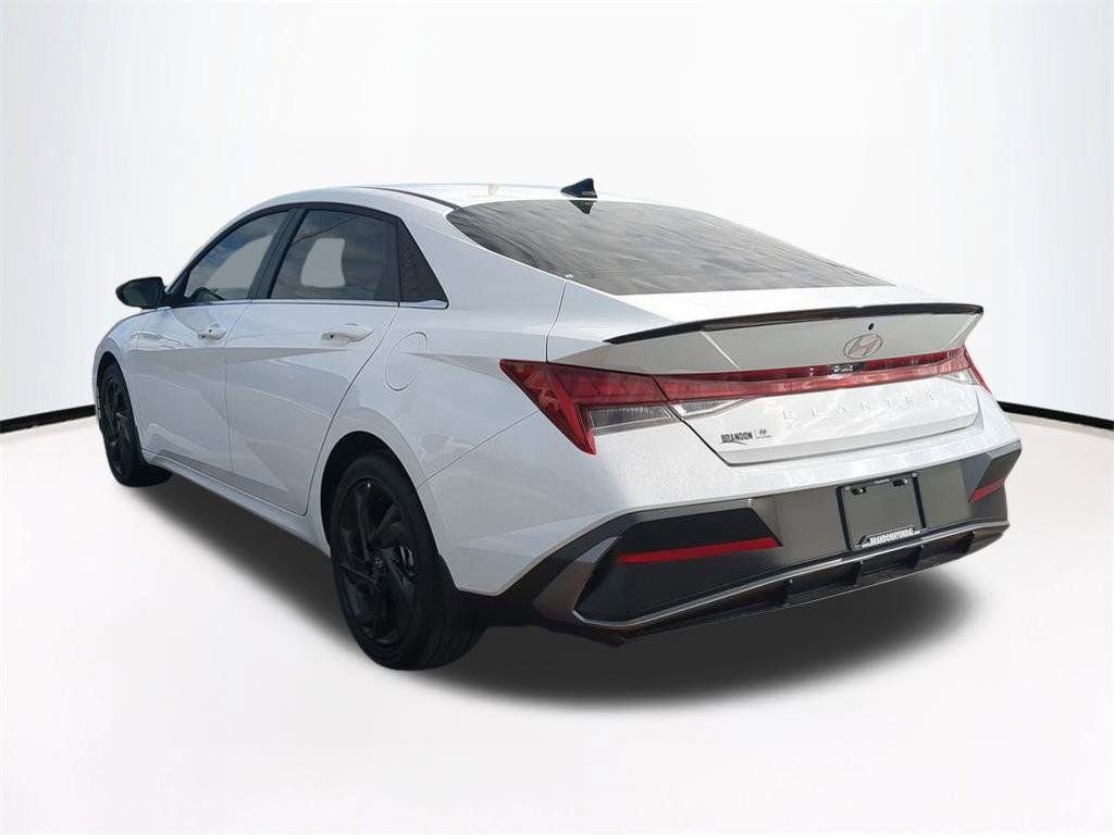 New 2026 Hyundai Elantra SEL Sport image 7