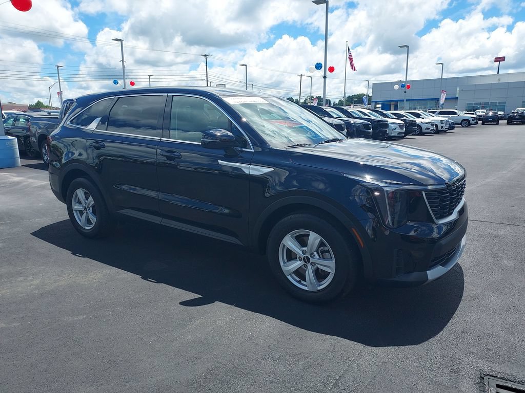 Used 2026 Kia Sorento LX FWD image 7