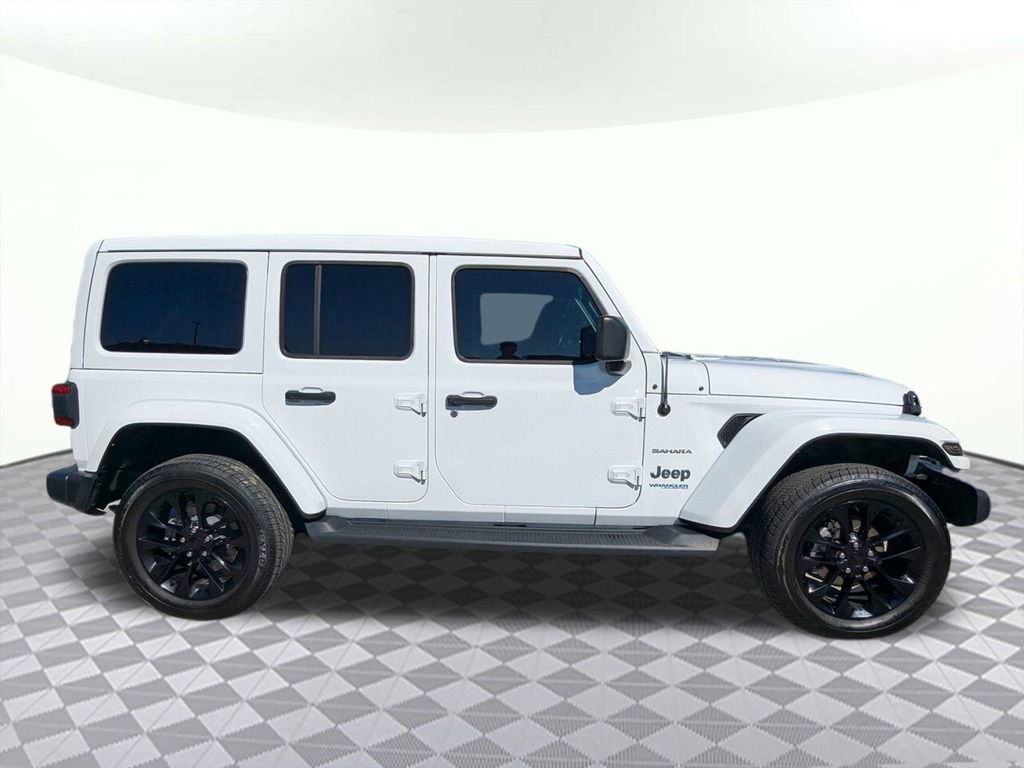 Used 2021 Jeep Wrangler Unlimited Sahara image 2