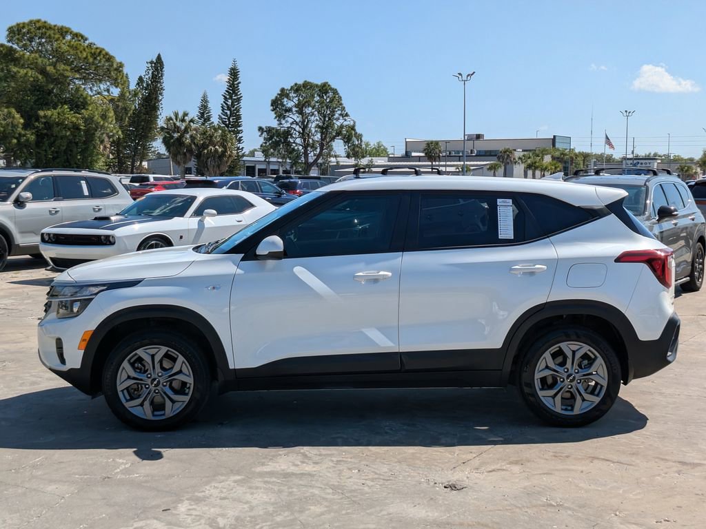 Certified 2025 Kia Seltos LX AWD/4WD image 5