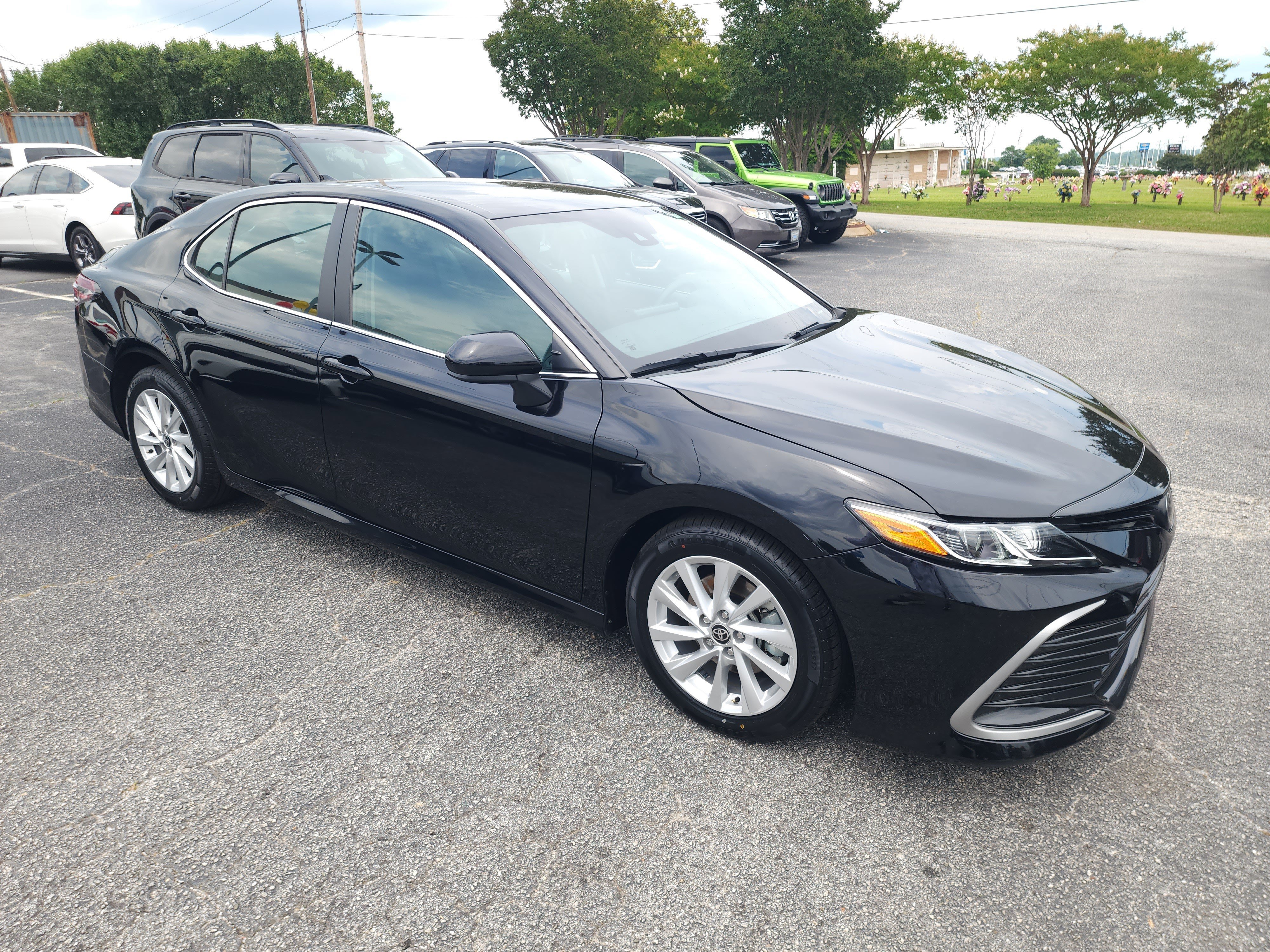 Used 2024 Toyota Camry LE FWD image 2