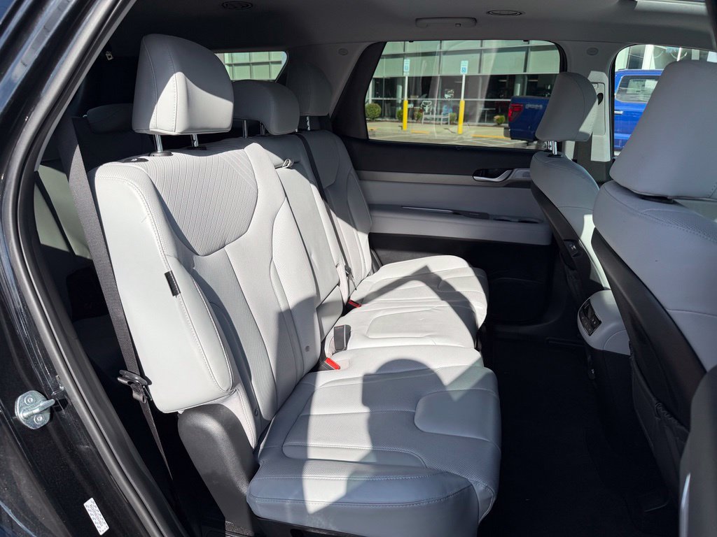 Used 2024 Hyundai Palisade SEL FWD image 11