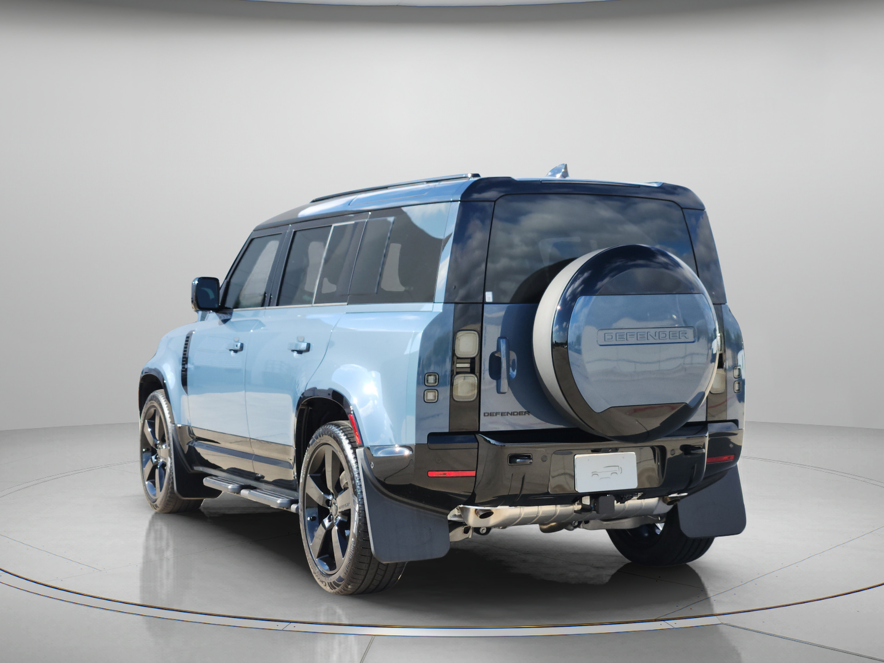 New 2026 Land Rover Defender 110 X-Dynamic SE AWD/4WD image 3
