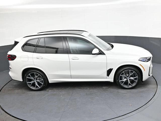 Used 2026 BMW X5 xDrive40i w/ M Sport Package AWD/4WD image 21