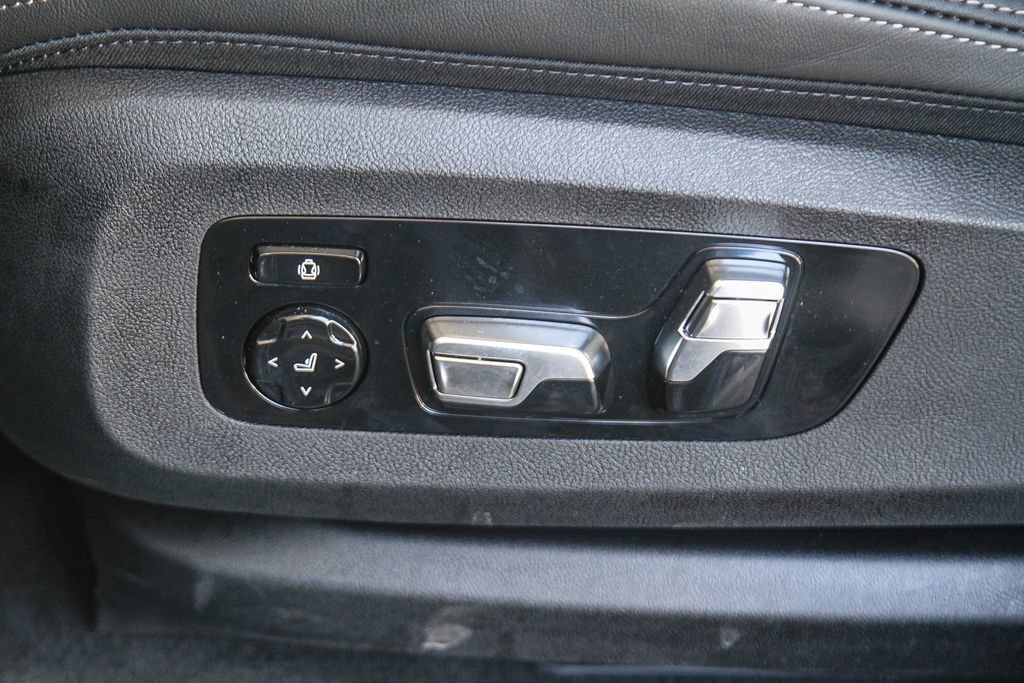 Used 2026 BMW X7 xDrive40i w/ M Sport Package AWD/4WD image 18
