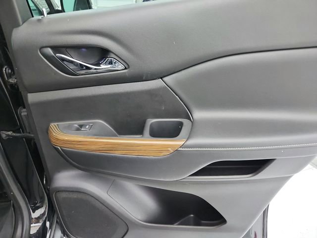 Used 2021 GMC Acadia SLE w/ Driver Convenience Package image 44