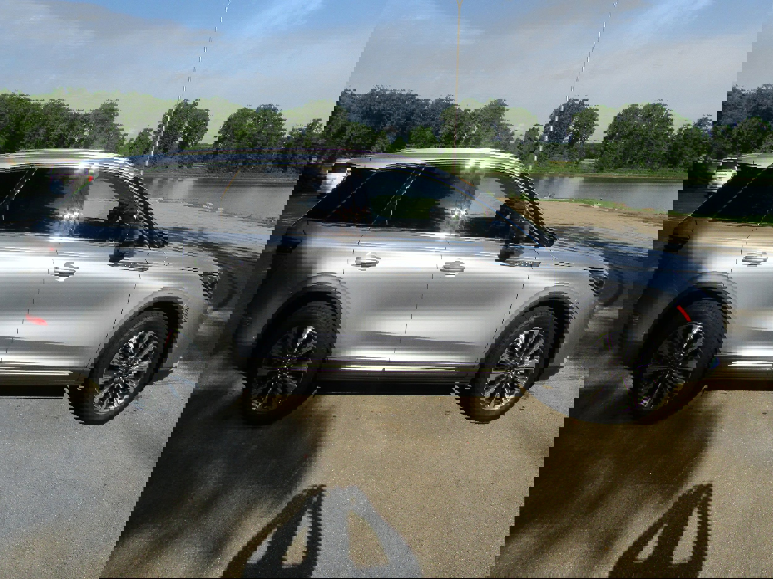 Used 2022 Lincoln Corsair Reserve w/ Equipment Group 201A image 5