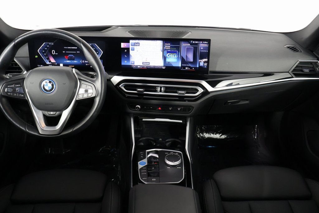 Used 2023 BMW i4 eDrive40 w/ Premium Package RWD image 8