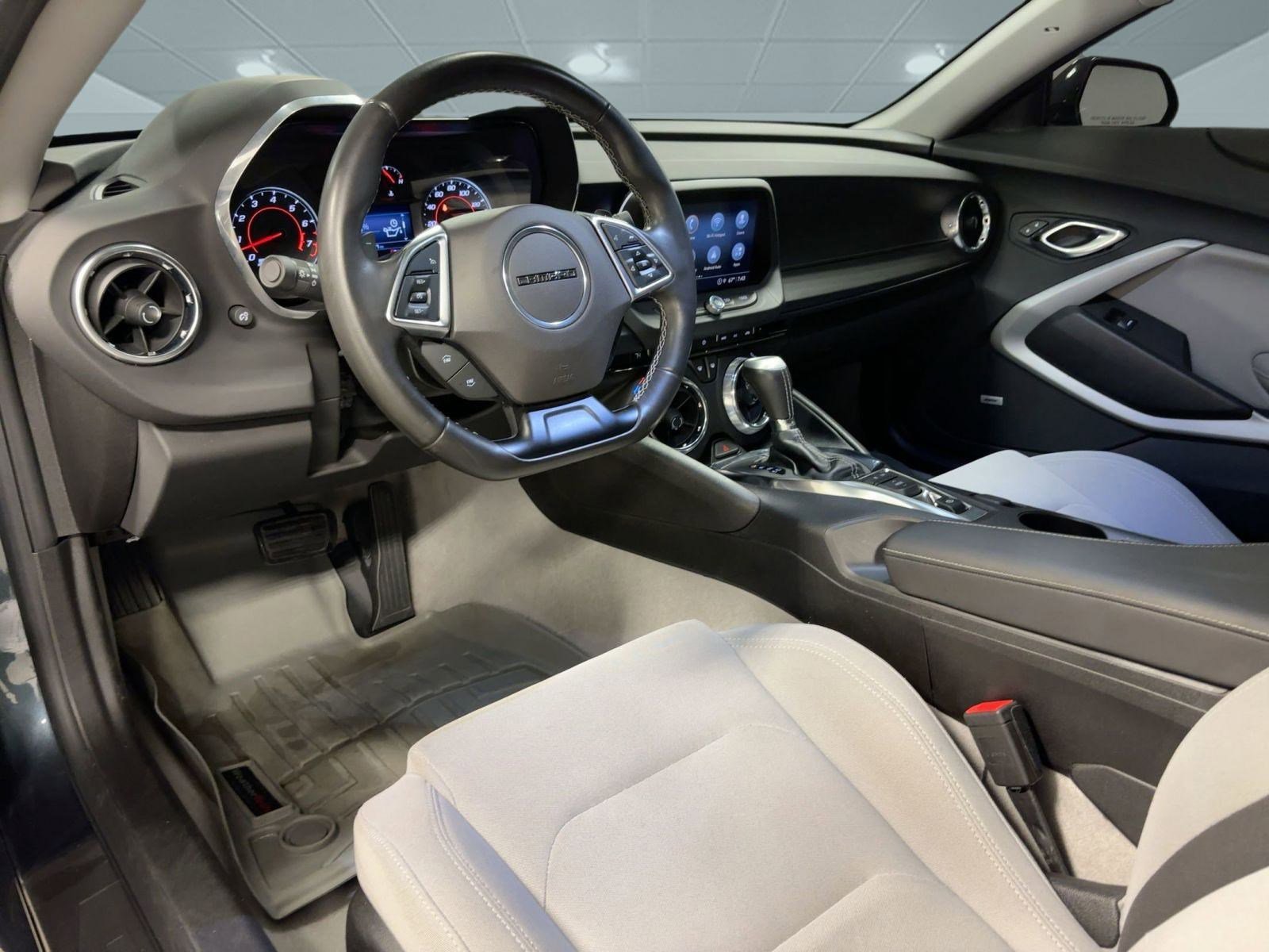 Used 2021 Chevrolet Camaro LT w/ Technology Package image 27