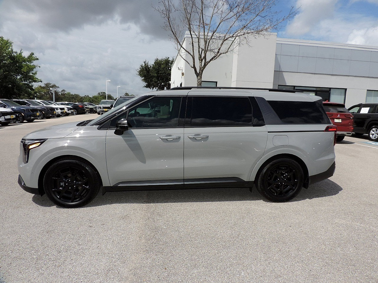 Used 2026 Kia Carnival SX Prestige FWD image 8