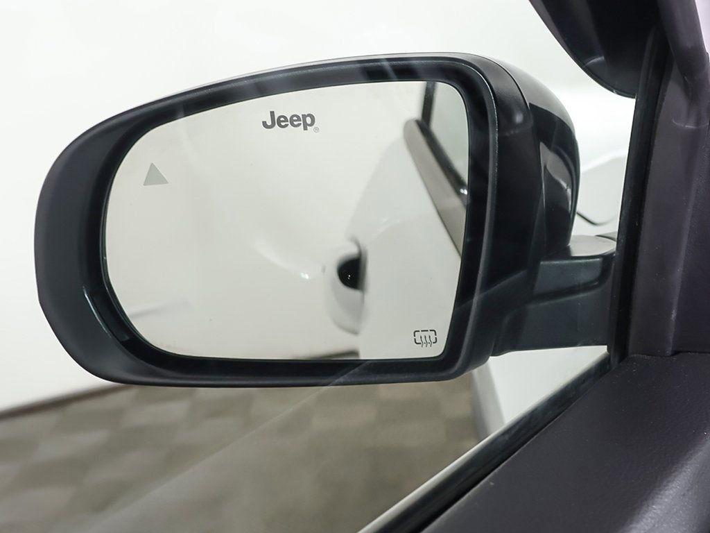 Used 2022 Jeep Compass Limited image 34