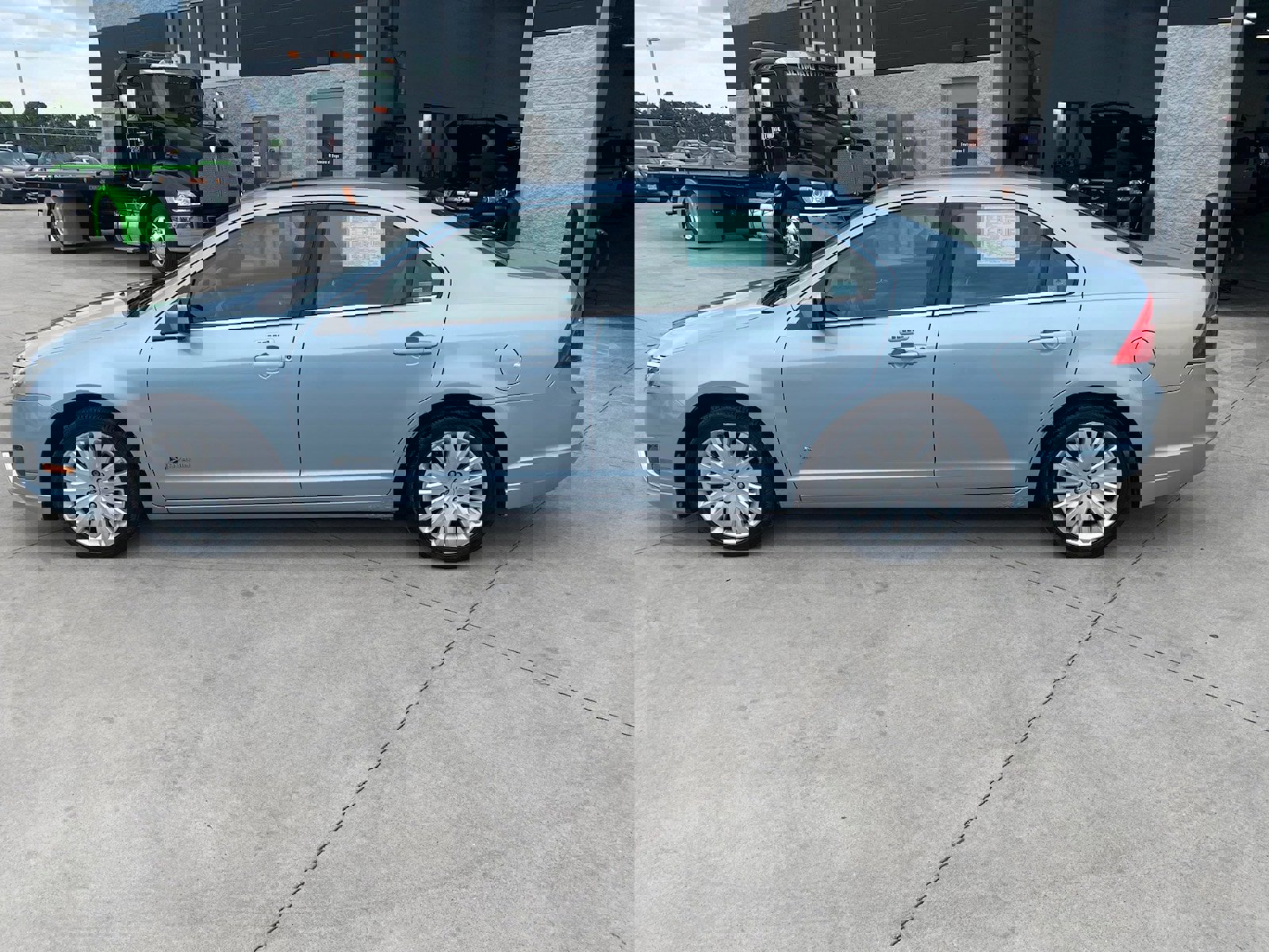 Used 2010 Ford Fusion Hybrid image 3