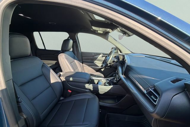 Used 2025 Chevrolet Traverse LT w/ Driver Confidence Package image 20