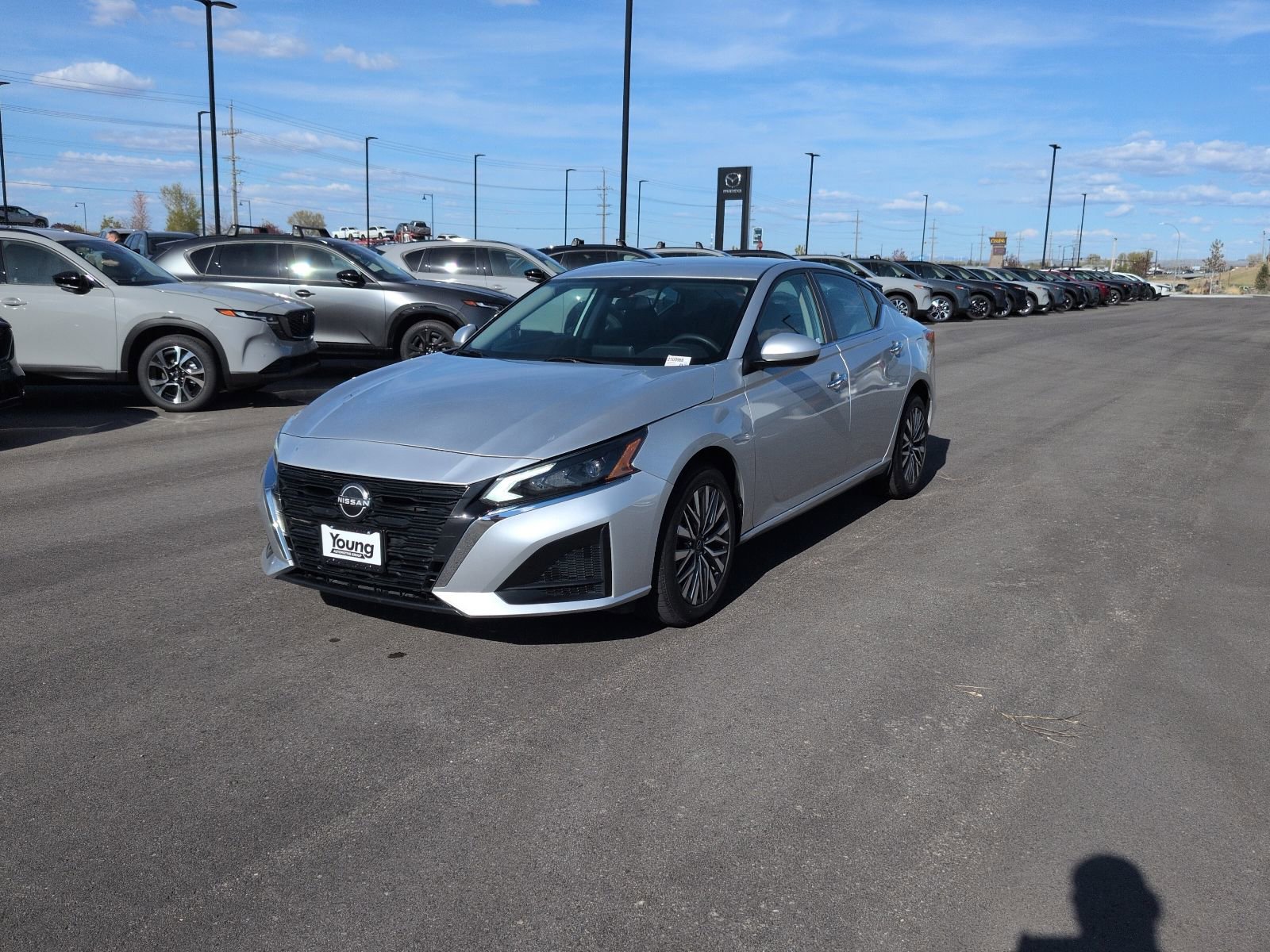 Used 2023 Nissan Altima 2.5 SV AWD/4WD image 3