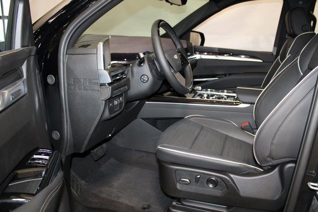 New 2026 Cadillac Escalade Luxury w/ Touring Package image 4