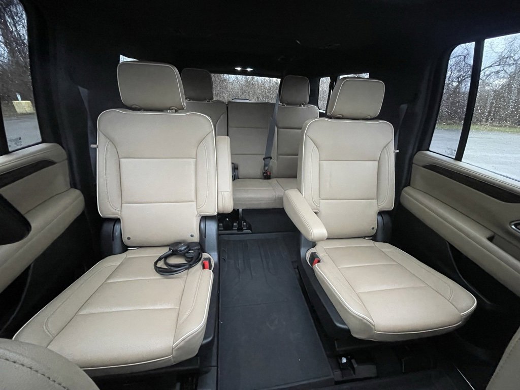 Certified 2021 Chevrolet Suburban Premier w/ Premium Package image 18