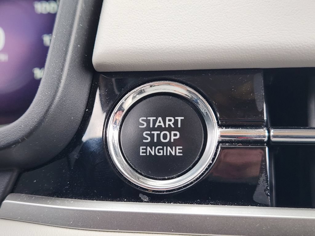 Used 2024 Mitsubishi Outlander SEL FWD image 17