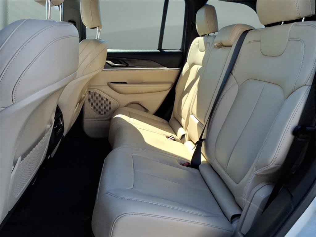 Used 2023 Jeep Grand Cherokee Limited AWD/4WD image 20