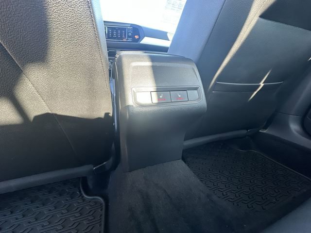 Used 2021 Volkswagen Jetta SE w/ SE Cold Weather Package image 23