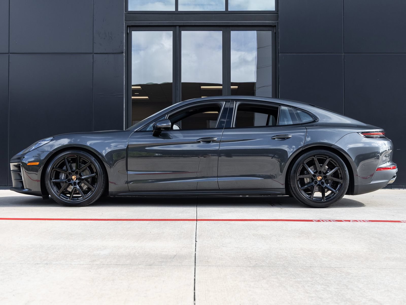 New 2026 Porsche Panamera 4 AWD/4WD image 2