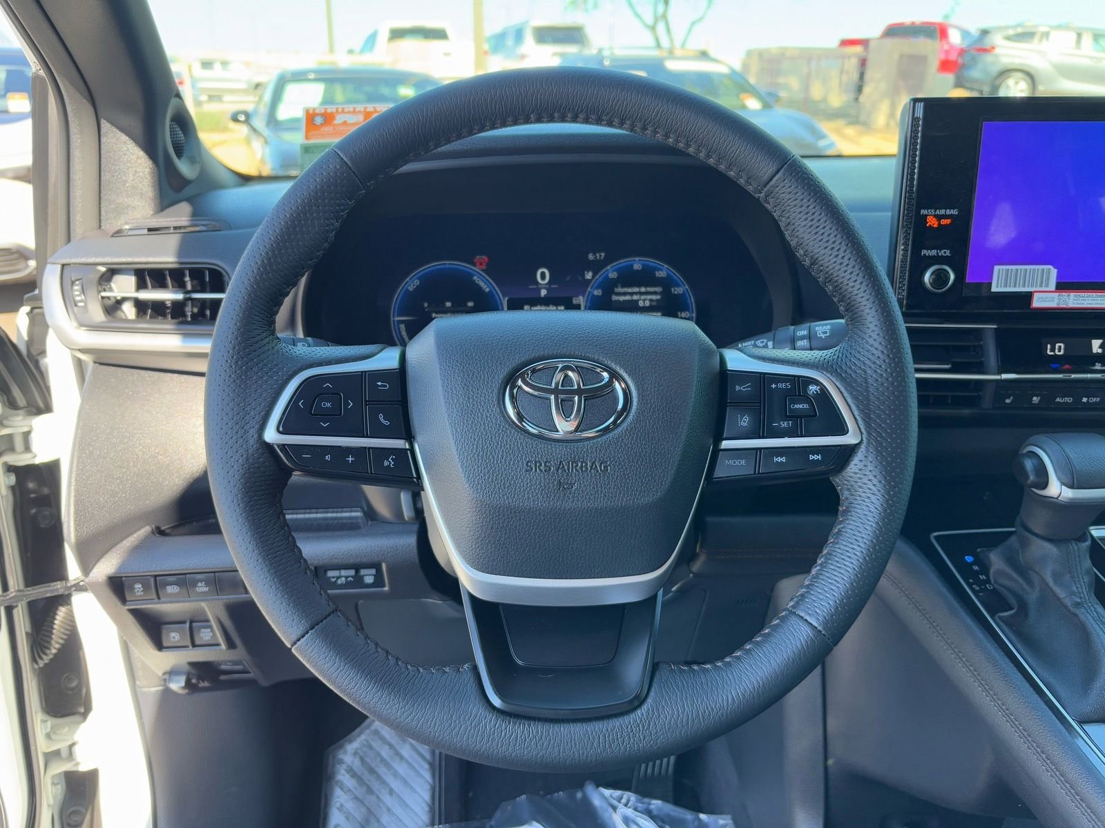 Used 2025 Toyota Sienna Limited image 20