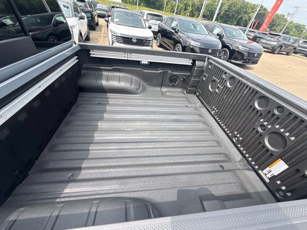 Used 2023 Nissan Frontier PRO-4X w/ Pro-4X Premium Package AWD/4WD image 13