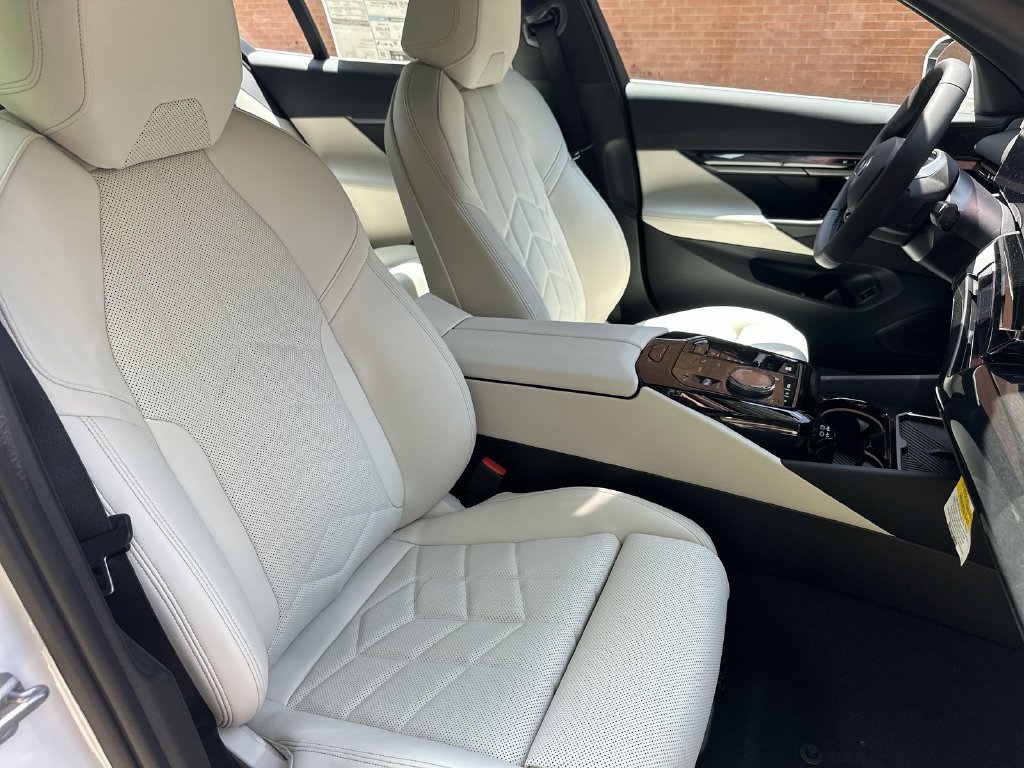 Certified 2026 BMW i5 eDrive40 w/ Premium Package AWD/4WD image 28