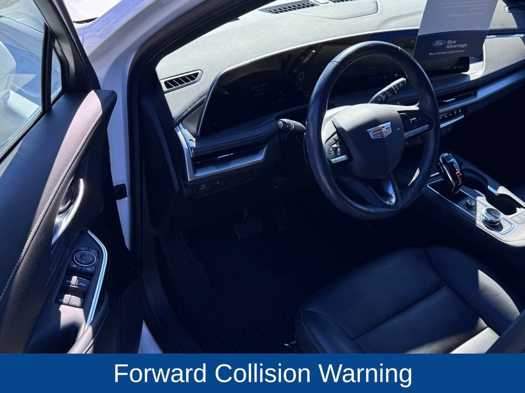 Used 2024 Cadillac XT4 Premium Luxury image 9