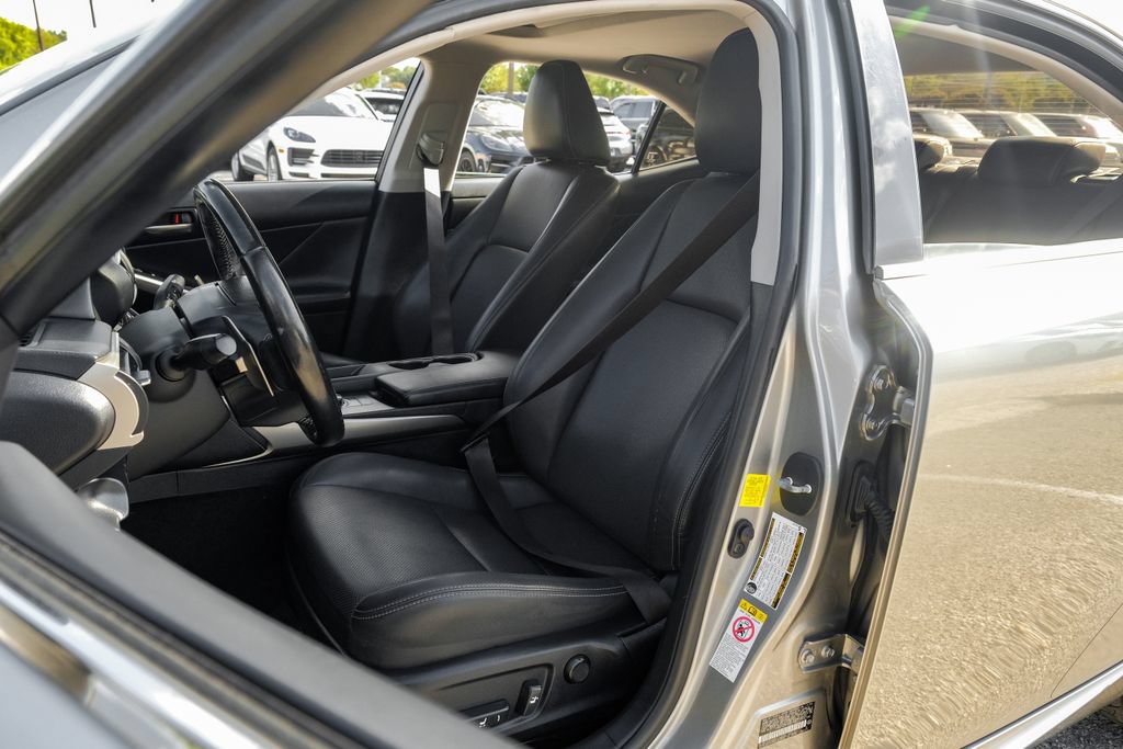 Used 2017 Lexus IS 200t RWD image 35