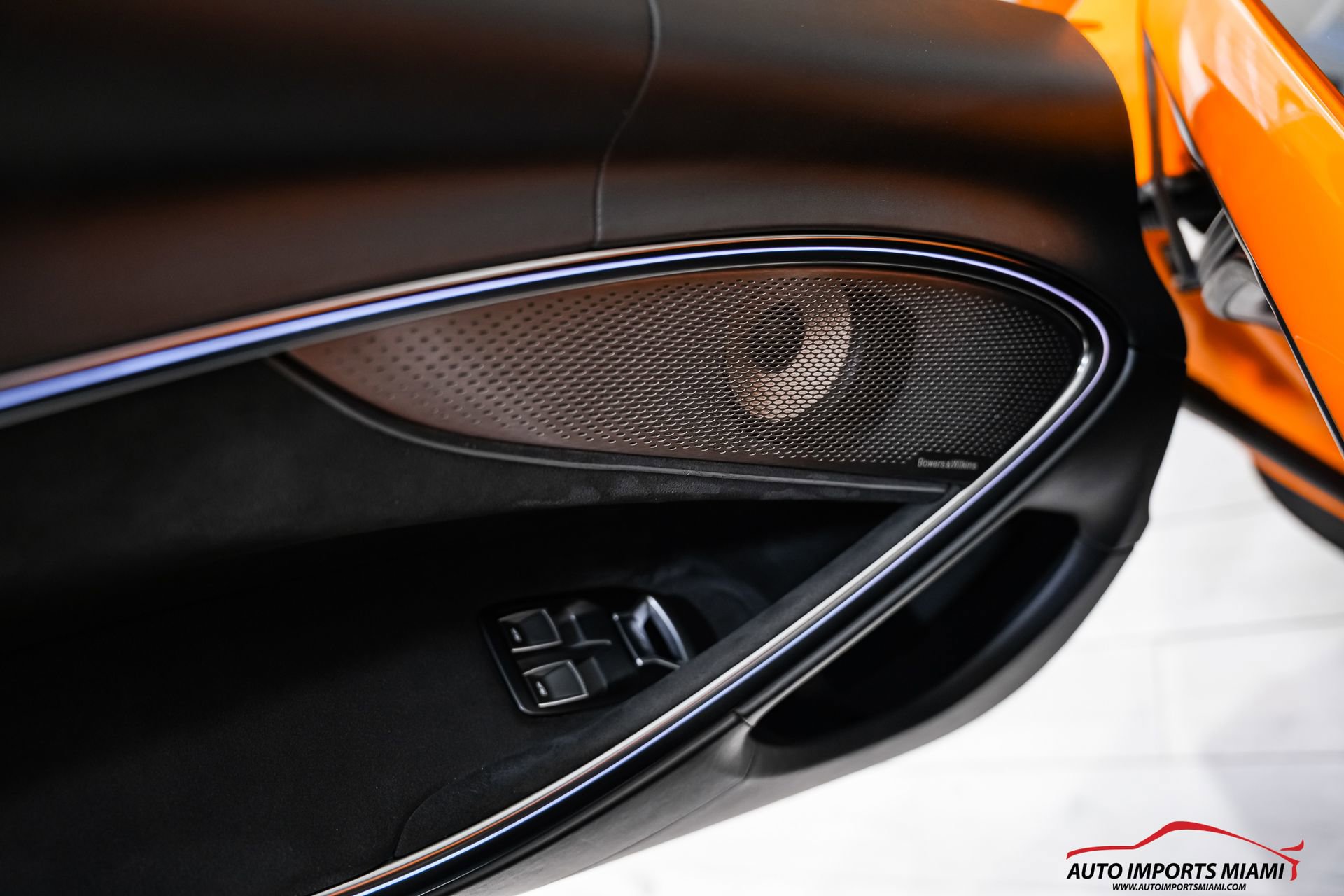 Used 2023 McLaren Artura image 44