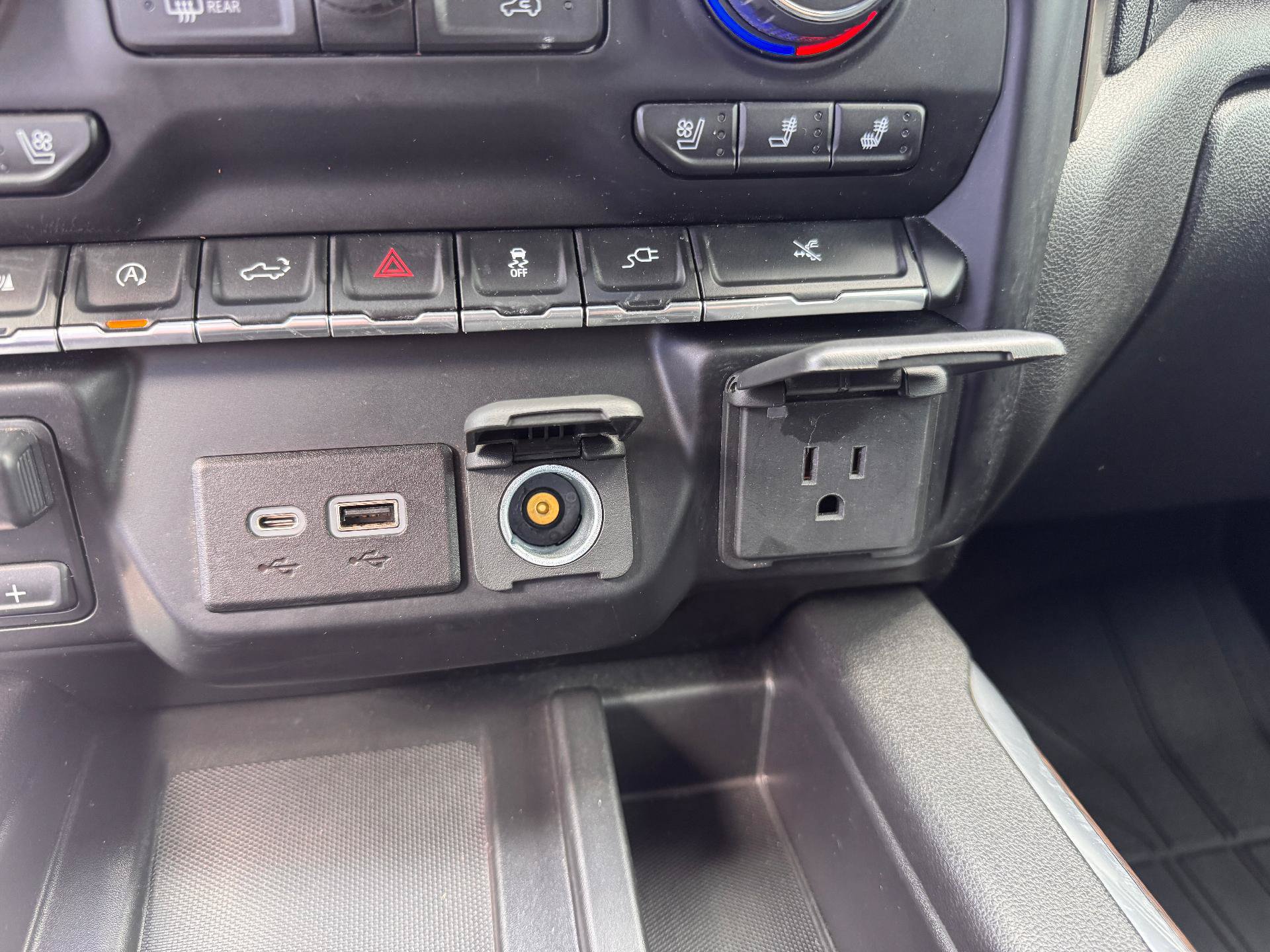 Used 2021 Chevrolet Silverado 1500 High Country w/ Technology Package AWD/4WD image 37