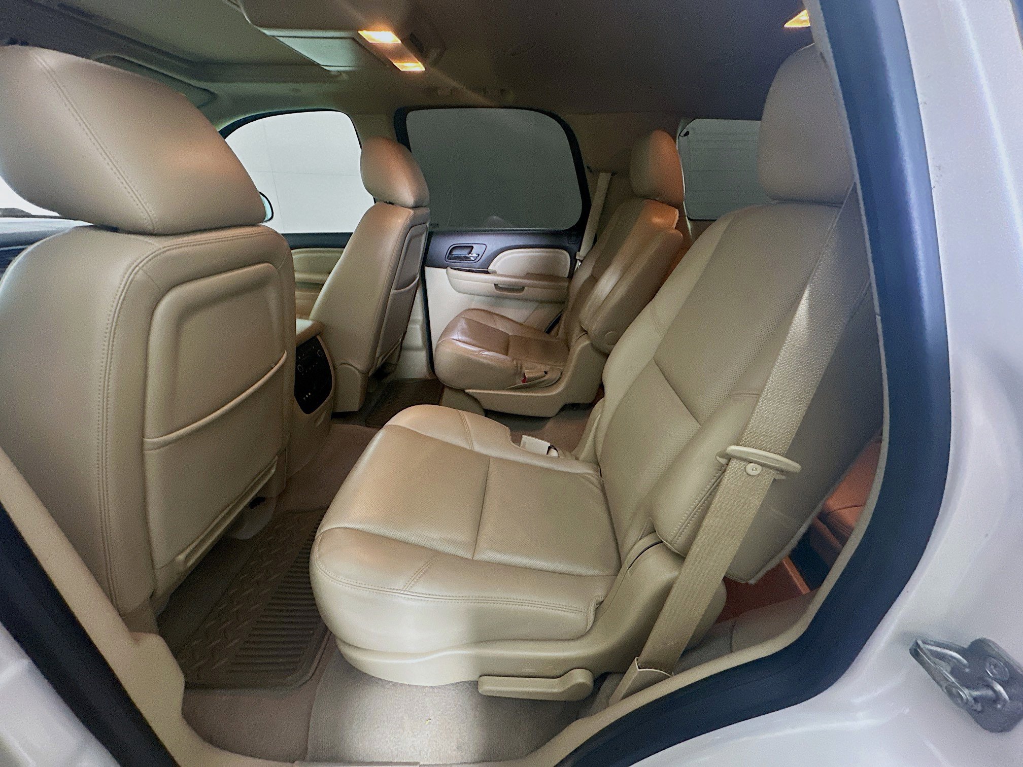 Used 2013 GMC Yukon Denali RWD image 30