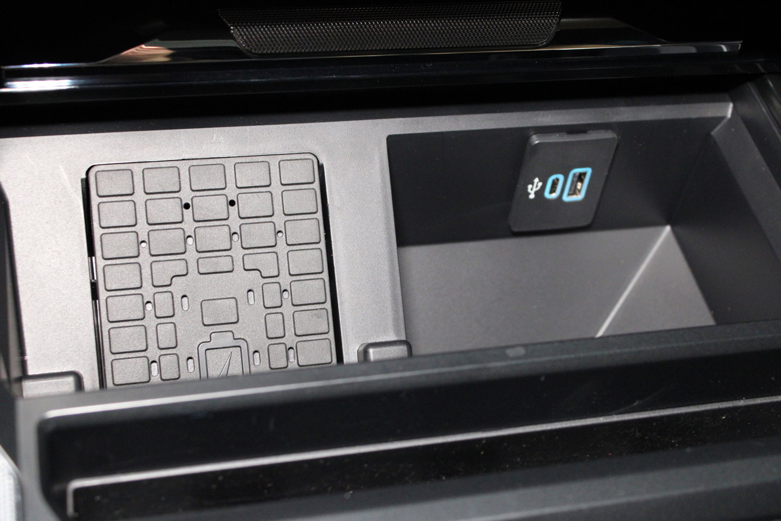 New 2025 Ford F350 Lariat w/ Lariat Ultimate Package image 16