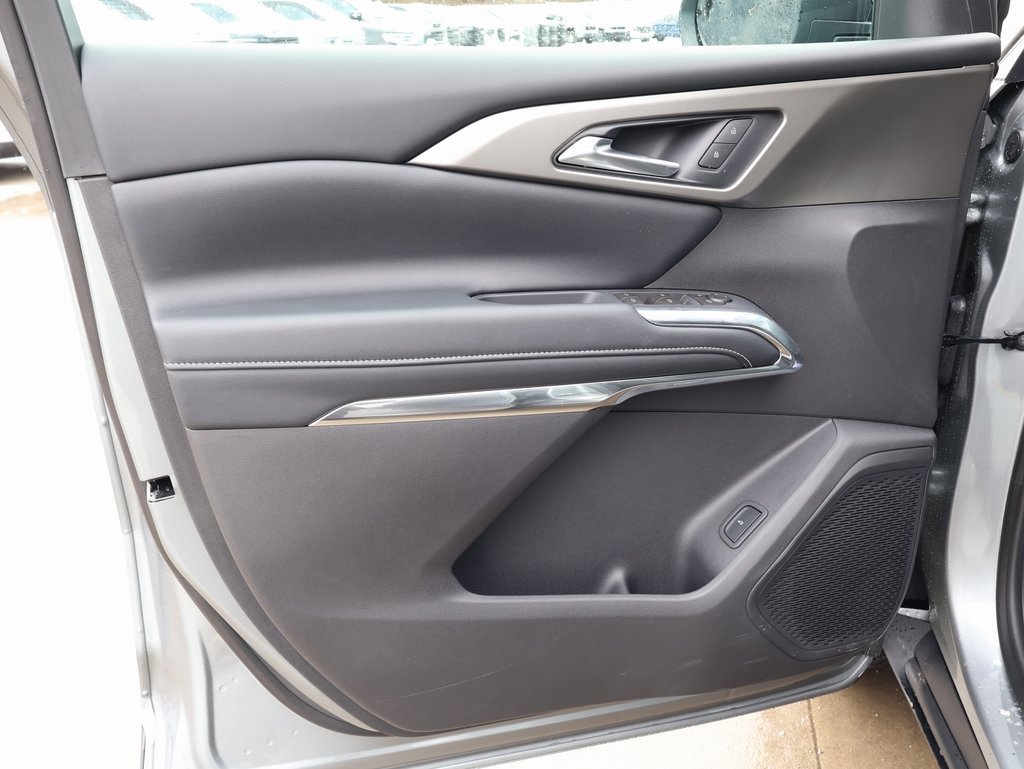 New 2026 Chevrolet Traverse LT image 11