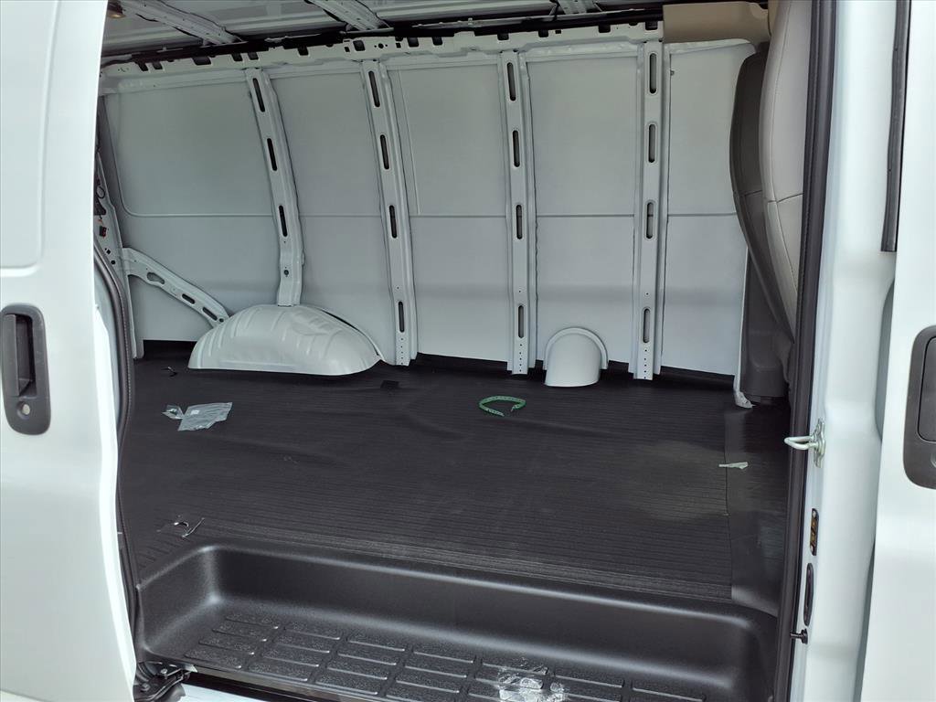 New 2025 Chevrolet Express 3500 w/ Driver Convenience Package image 6
