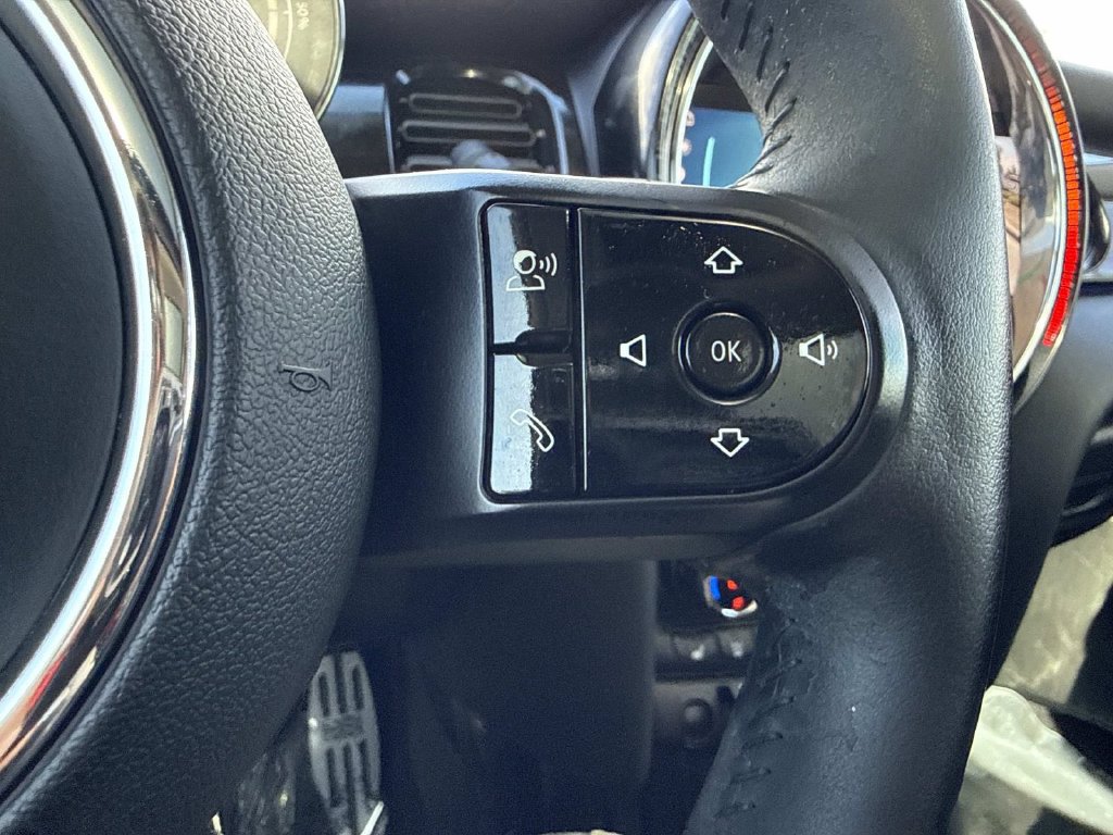 Used 2022 MINI Cooper SE FWD image 25